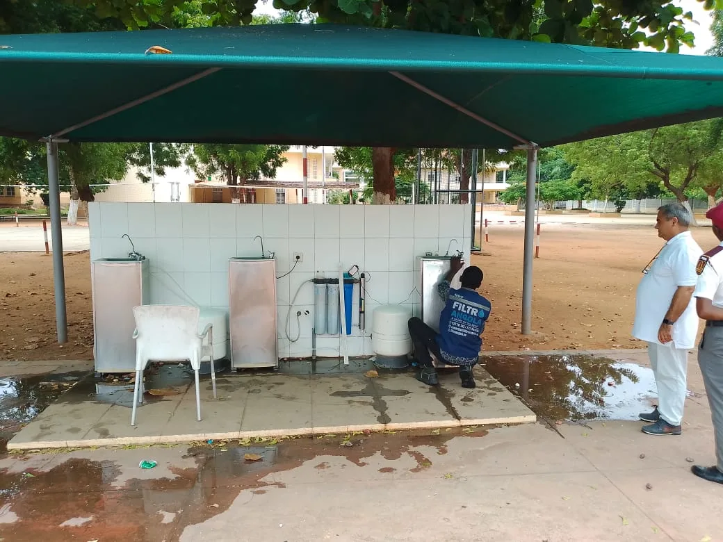 Instalação Sistema Filtragem Ponto Abastecimento Escolar Escola Angola